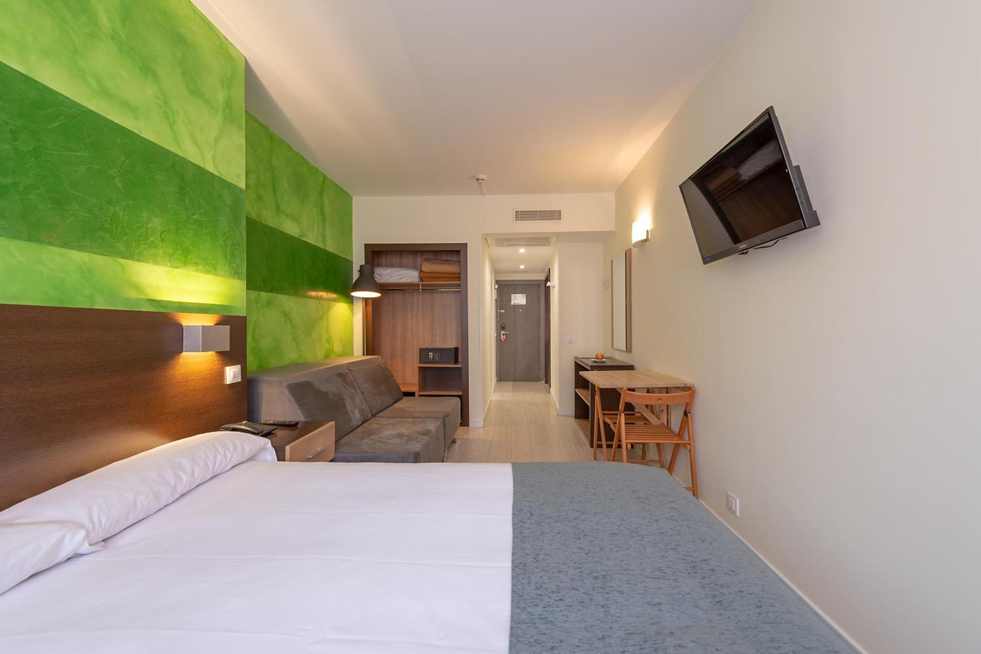 Apartamentos Recoletos Madrid Room photo