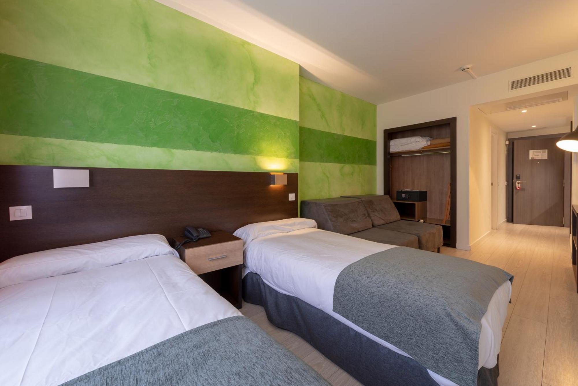 Apartamentos Recoletos Madrid Room photo