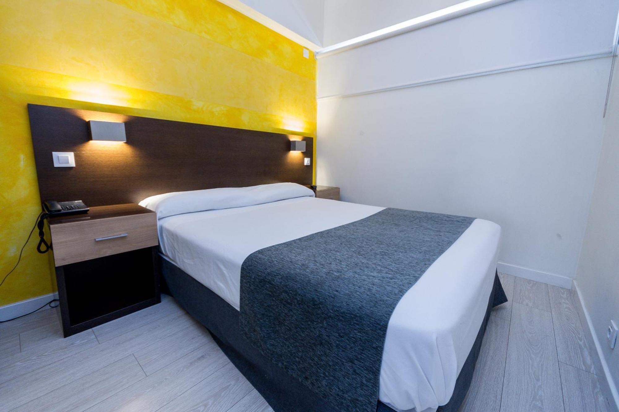Apartamentos Recoletos Madrid Exterior photo